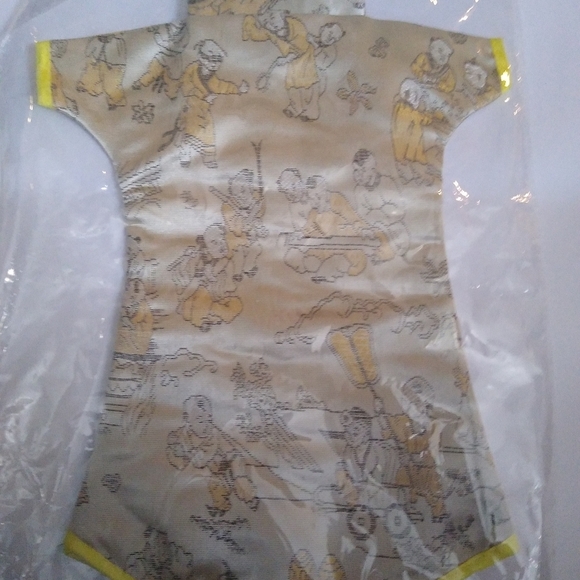 #1 Chinese Dress Wine Bottle Covers, Set of 4 - Picture 5 of 10